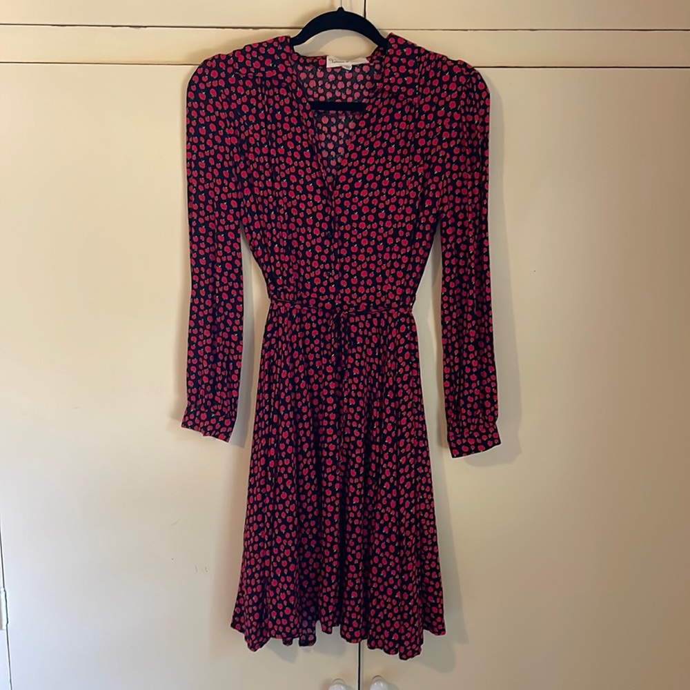 Long sleeve mini dress with apple pattern